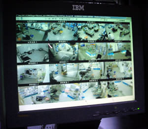 针对全省分店建置大槼模影音同步管理，更有效掌握现场状况，达到集中管理目的