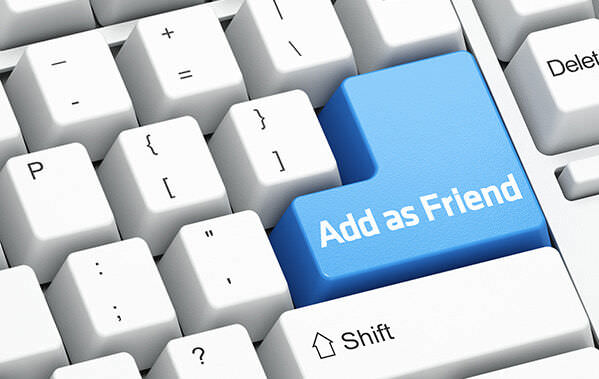 有感于想要拥有众多LINE朋友，但要一笔一笔地加入成为LINE好友，手指头非常酸。因此，懒惰的我们利用闲遐时间，开发了LINE自动加好友软件(autoF)，让闲置中的电脑可以代为加好友。身为网络乡民之一员，我们秉持着自由开放的精神，将这套软件免费授权给大家使用。