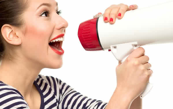 有感于每到节庆时都要发送祝福的话给众多LINE朋友，一笔一笔地发送，手指头非常酸，因此，懒惰的我们开发了LINE自动群发软体(autoS)，让闲置中的电脑可以代为发送。身为网络乡民之一员，我们秉持着自由开放的精神，将这套软件免费授权给大家使用。